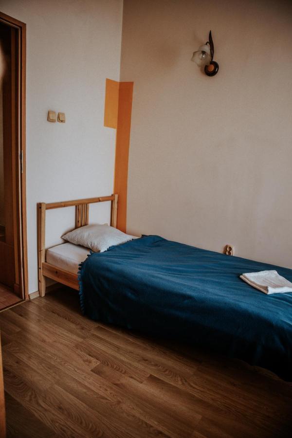 Cozy And Cheap Room In Old Town Krasków Exterior foto